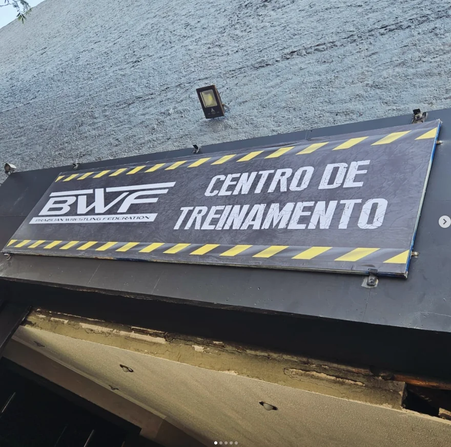 Placa BWF Centro de Treinamento produzida pela TN